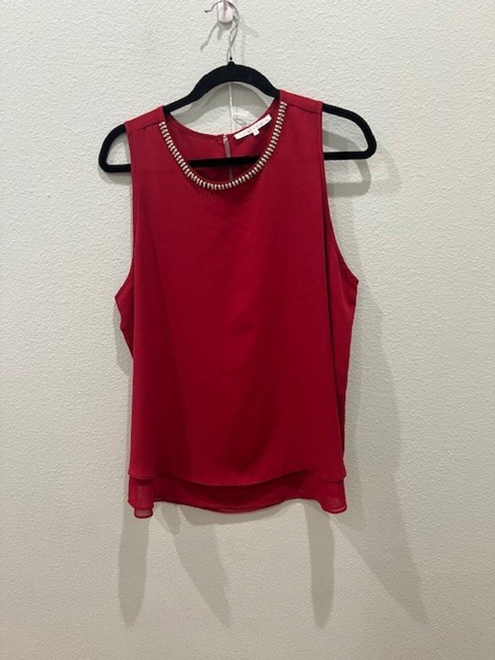 Violet + Claire Women's XL Garnet Sleeveless Jeweled Blouse